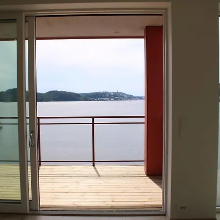 Apartamento Spektakulaer 4-roms Leilighet I Sjofront, Med Fantastiske Solforhold Og Utsikt Utover Tromoysund Og Mot Byen Arendal